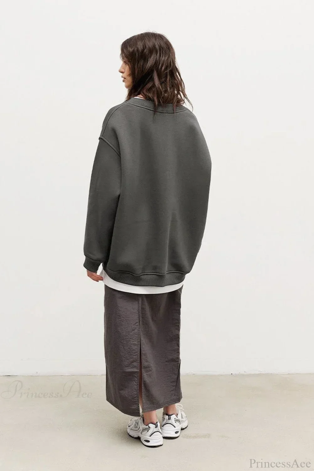 Minimalist Solid Crew Neck Oversize Sweatshirts - Image 23