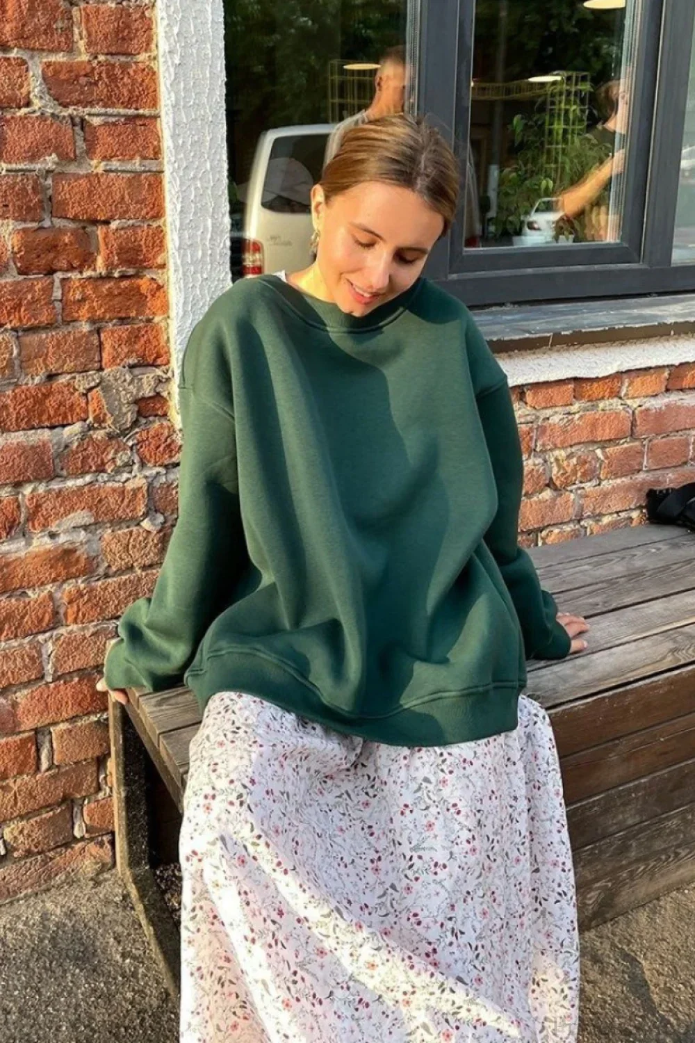 Minimalist Solid Crew Neck Oversize Sweatshirts - Image 3