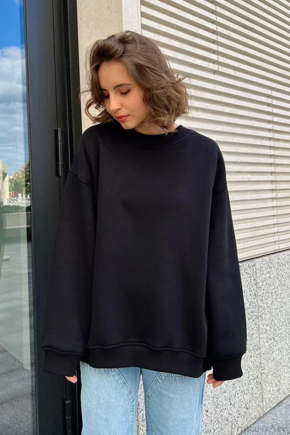 Minimalist Solid Crew Neck Oversize Sweatshirts - Image 9