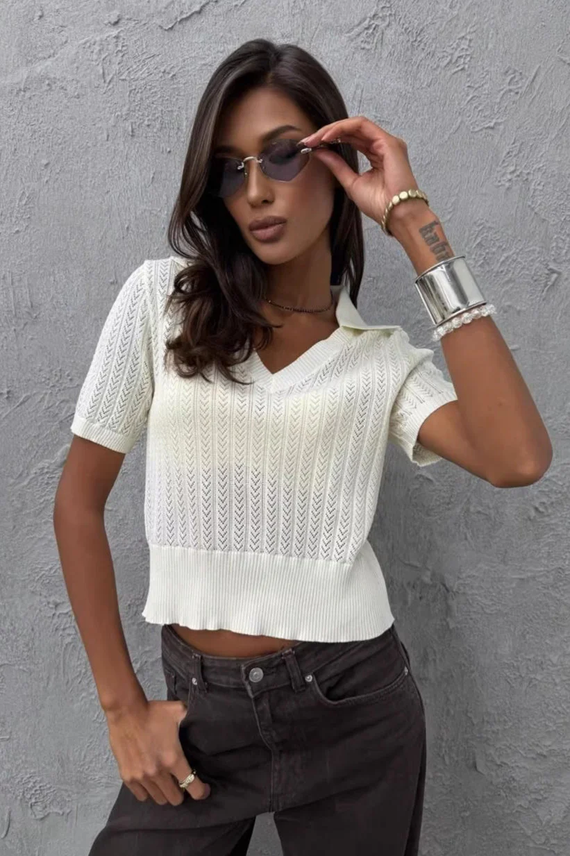 Minimalist Solid V Neck Knit Crop T-shirt - Image 5