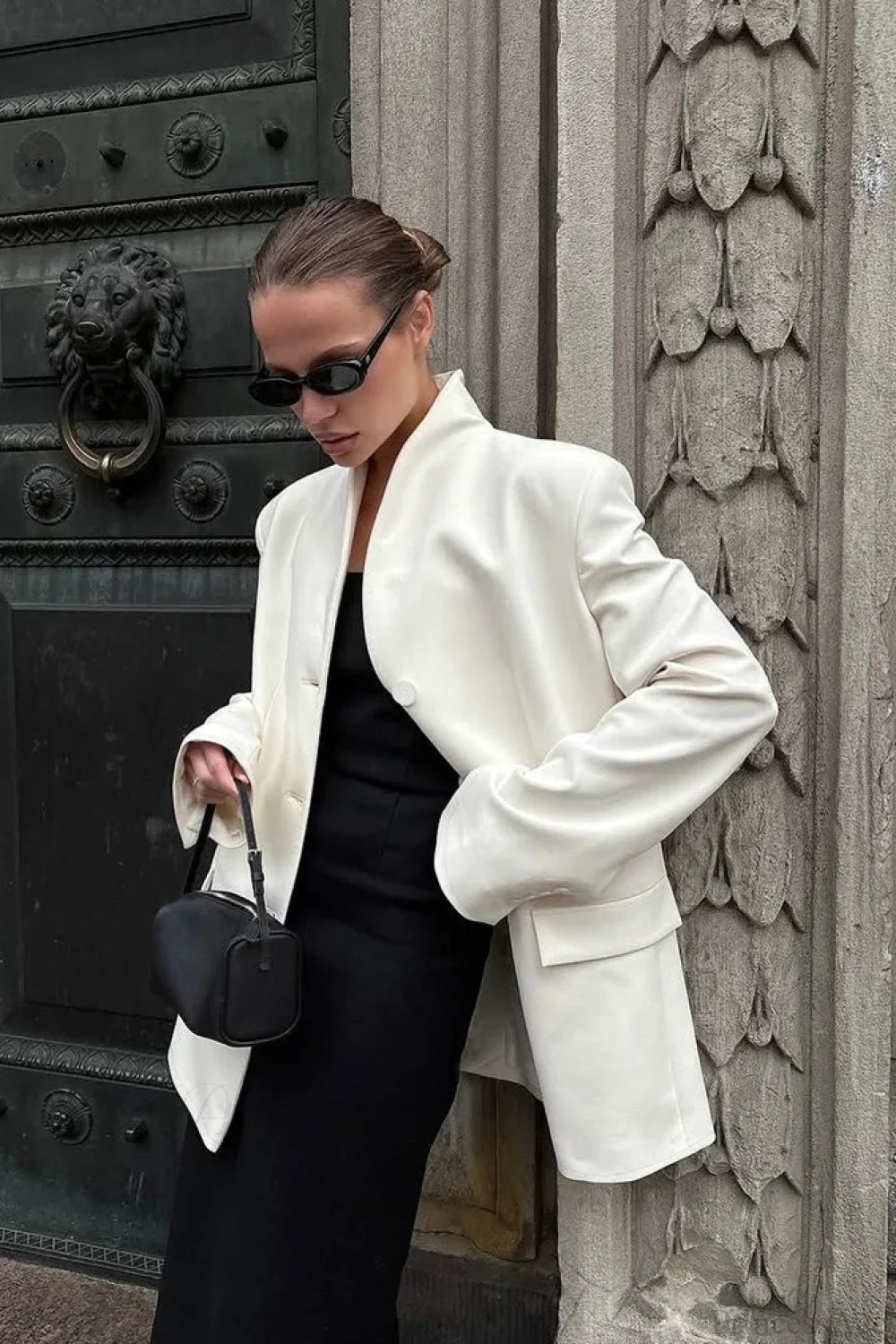 Minimalist White V-Neck Elegant Relaxed Coat - Image 3