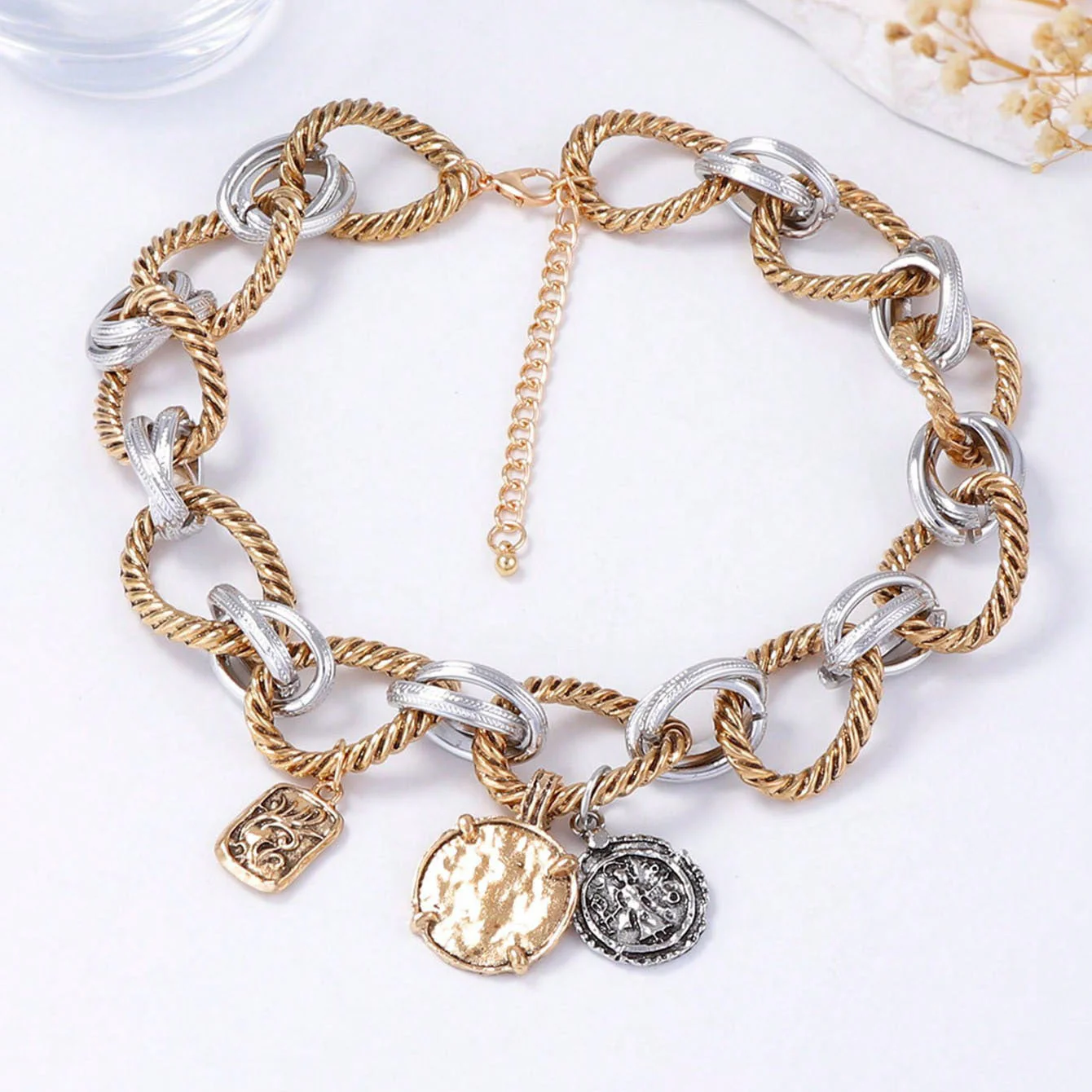 O Ring Interlock Alloy Badge NeckLace - Image 5