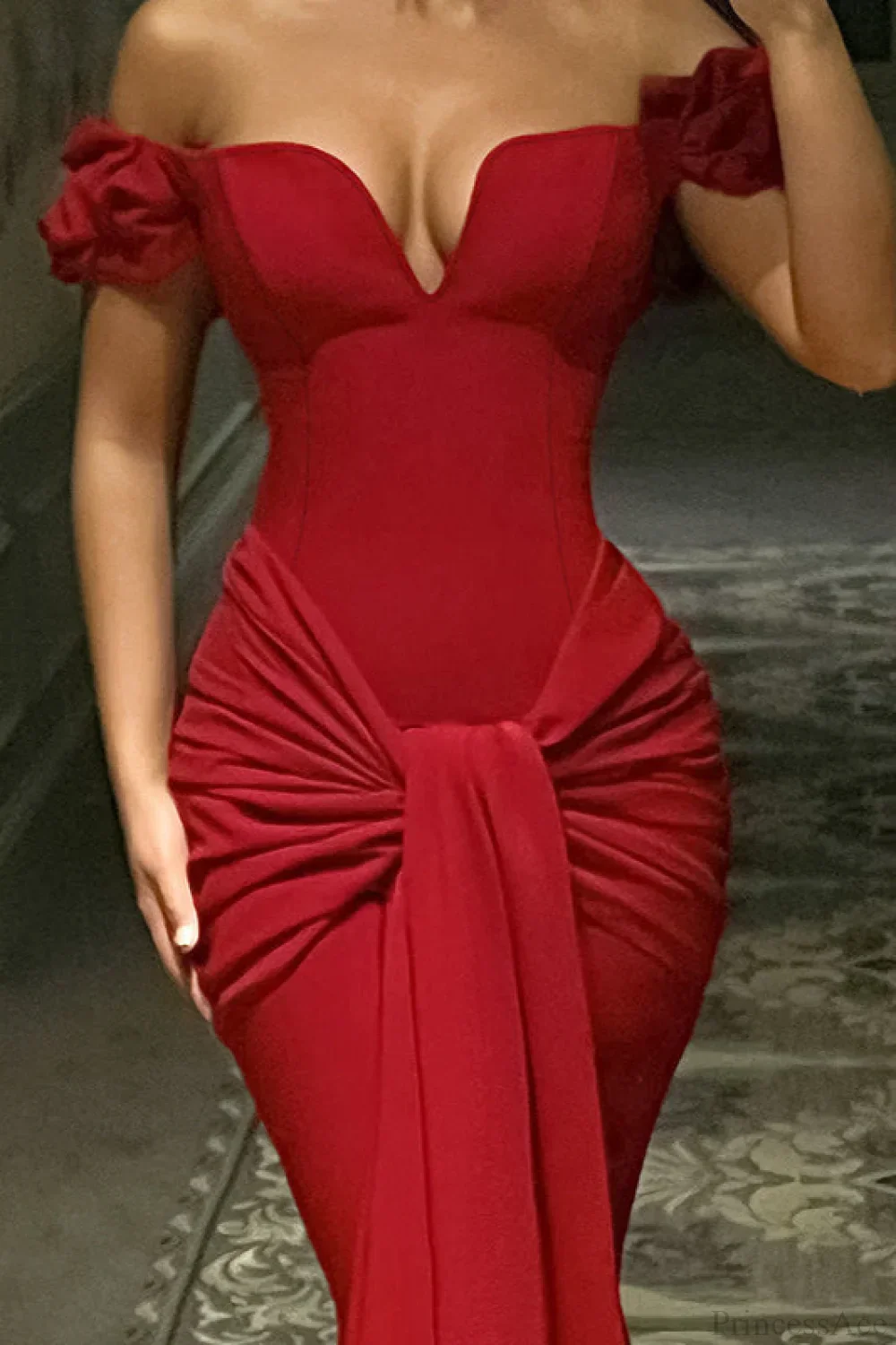 Off-Shoulder Slim Fitted Maxi Party Dress - Image 2