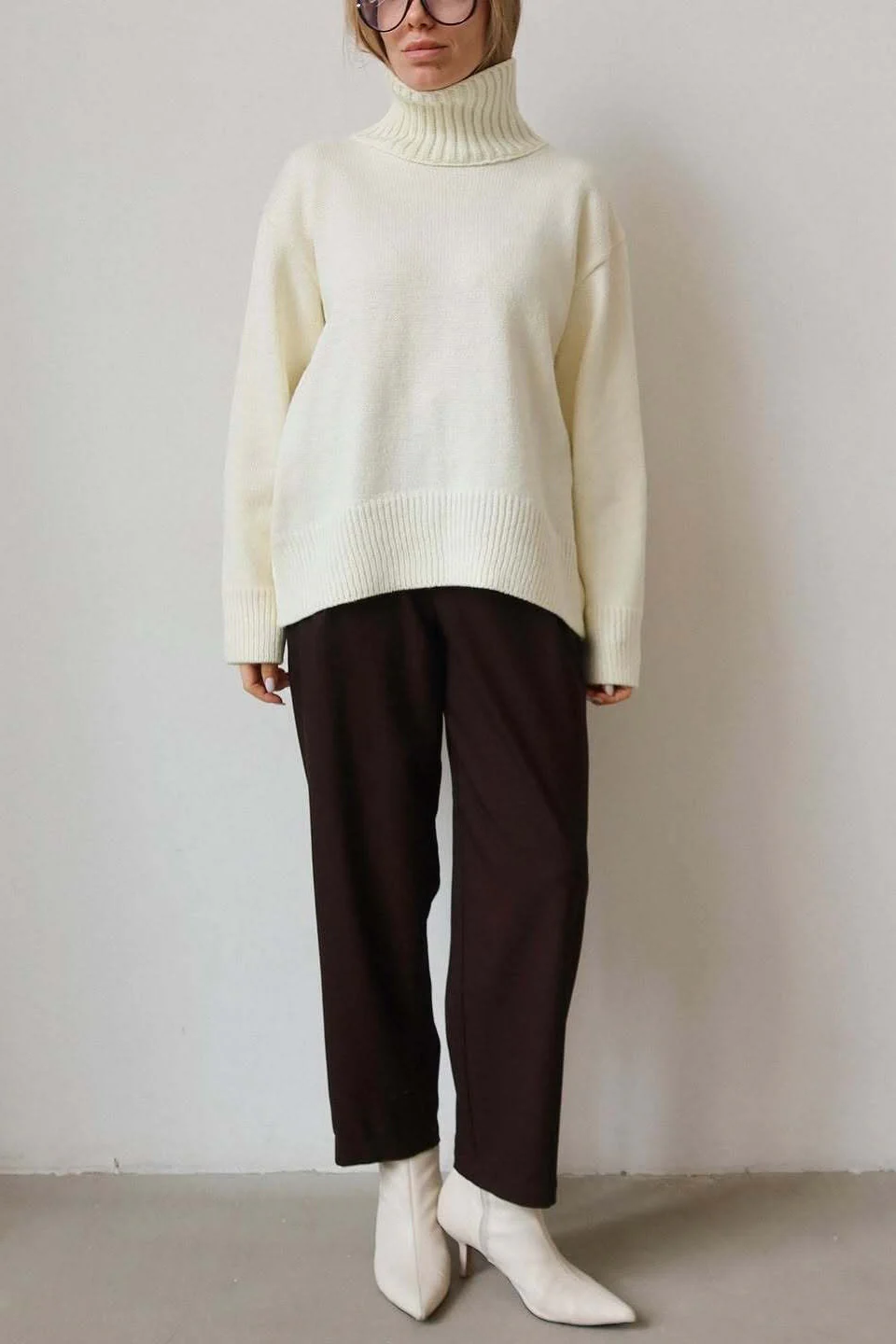 Oversized Solid Color Turtleneck Fashion Sweater - Image 6