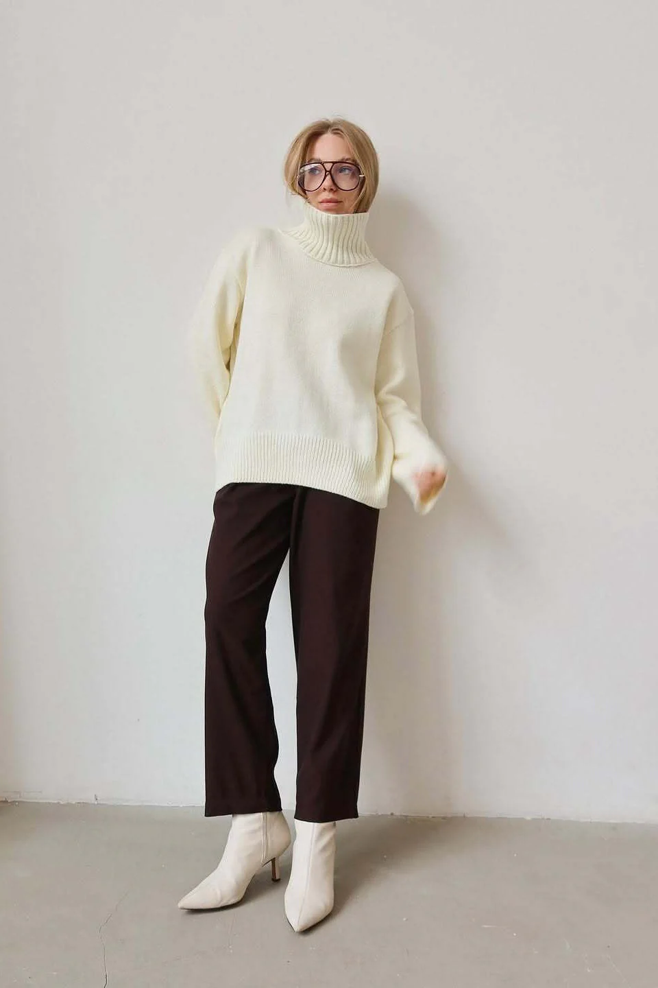 Oversized Solid Color Turtleneck Fashion Sweater - Image 8