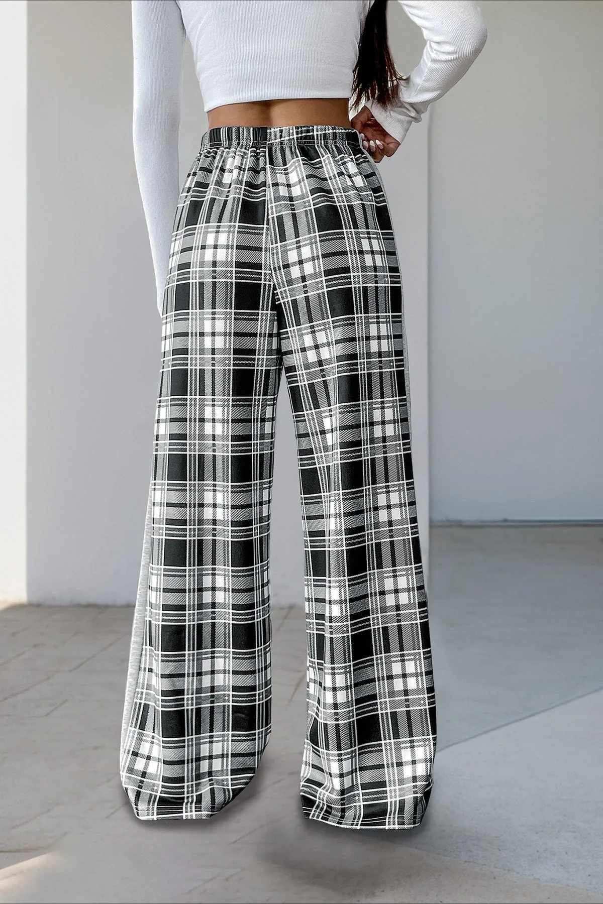 Plaid Elastic Waist Loose Fit Pants - Image 3