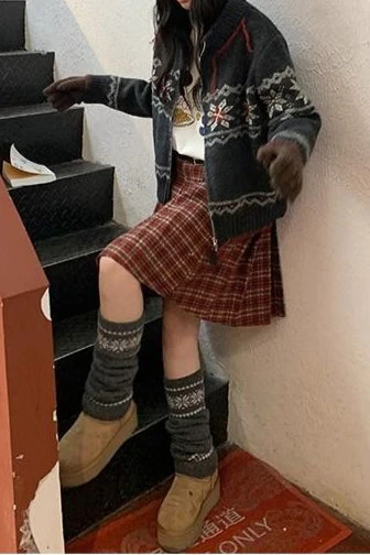 Plaid Wool Pleated Skirt - Image 7