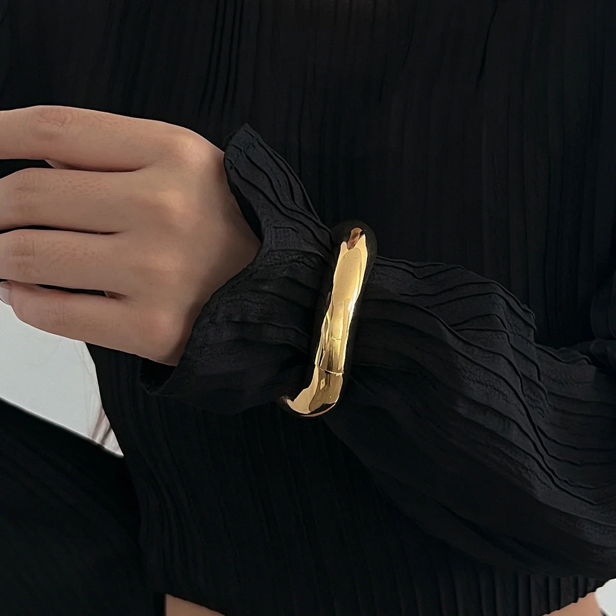 Punk Style Irregular Wide Set Bracelet - Image 5