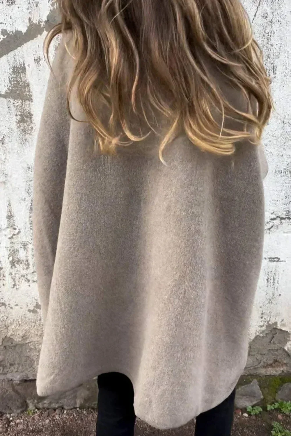 Relaxed Long Sleeve Wide Lapel Fur Collar Cape Overcoat - Image 3