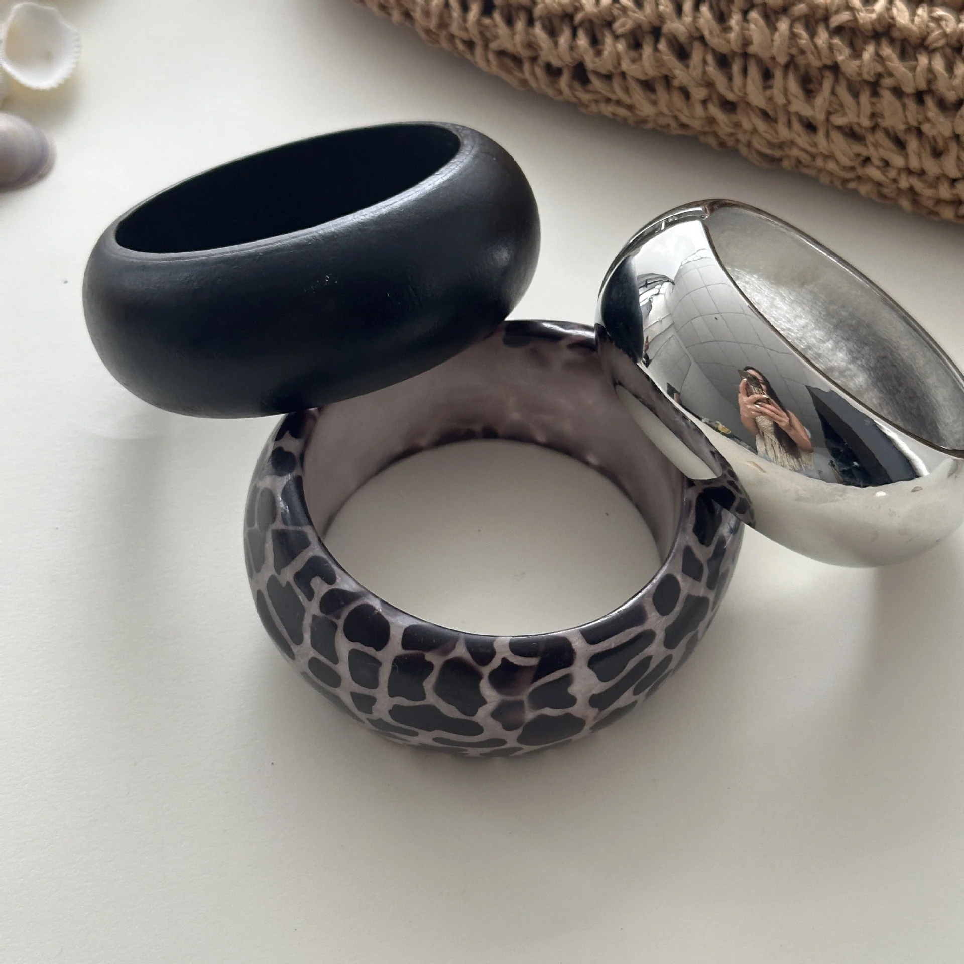 Resin Oval Wide Geometric Leopard Bracelet - Image 9