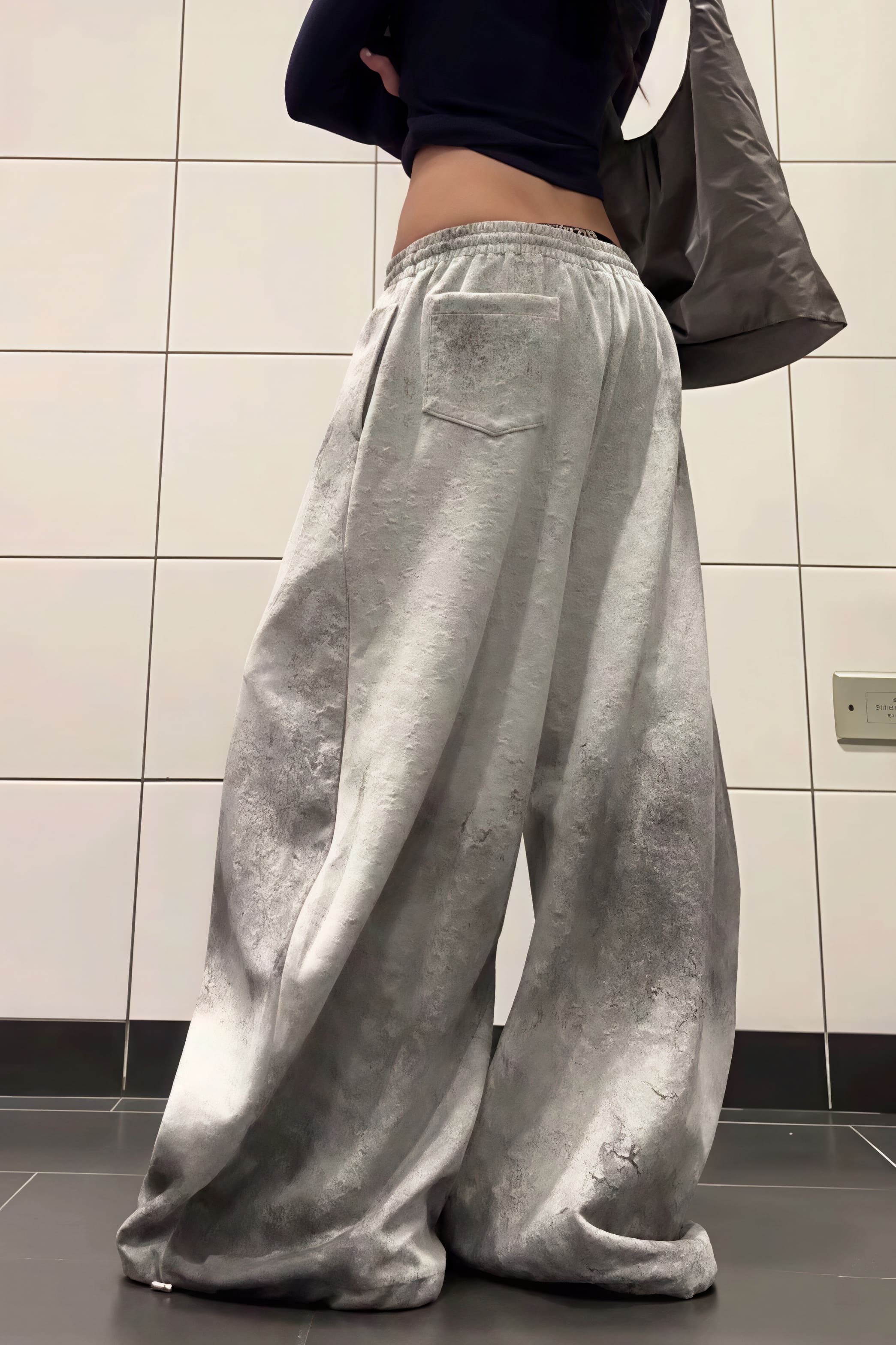 Retro Gray Graphic Drawcord Baggy Sweat Pants - Image 4