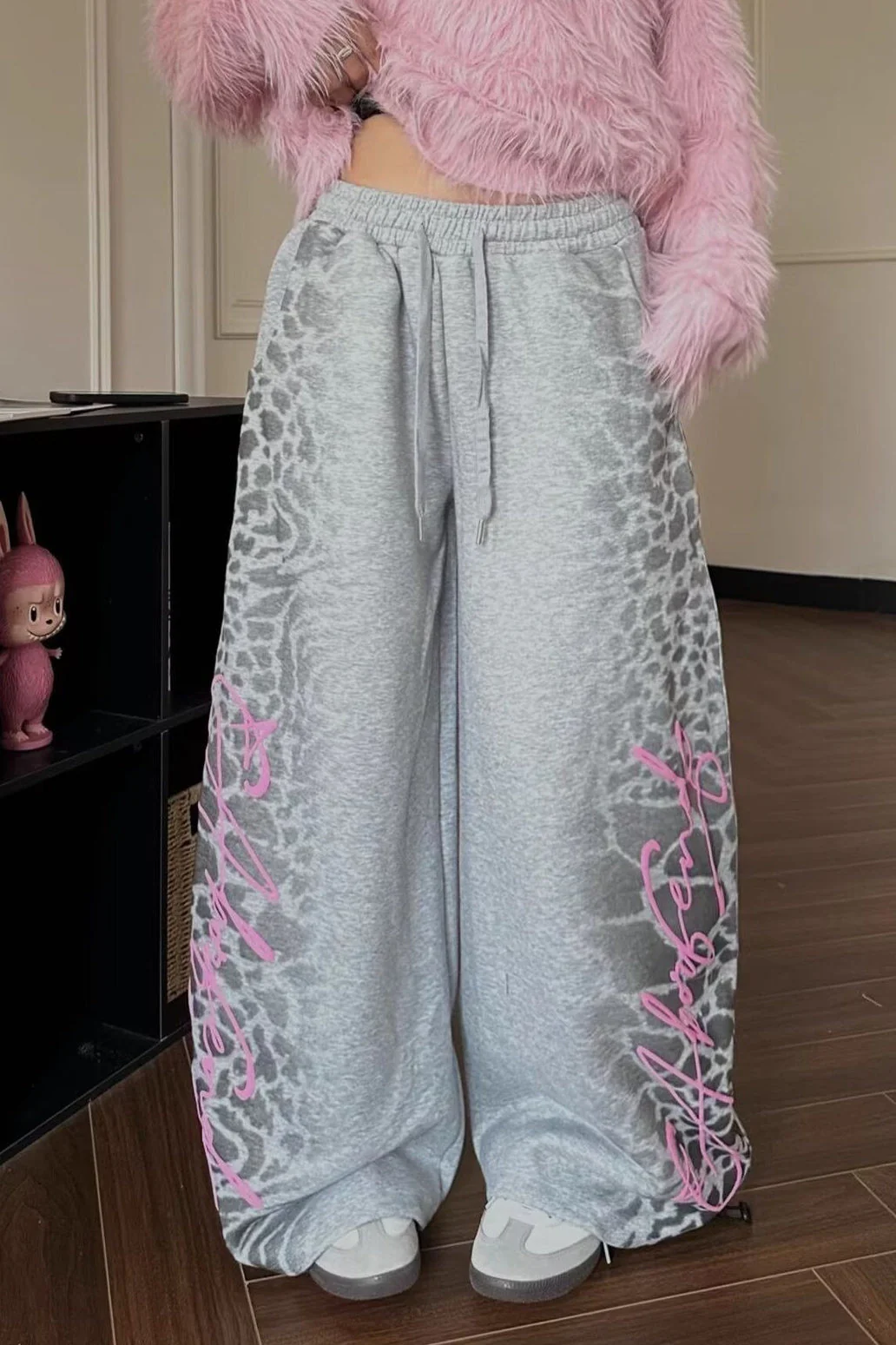 Retro Leopard Letter Embroidered Loose Pants - Image 4