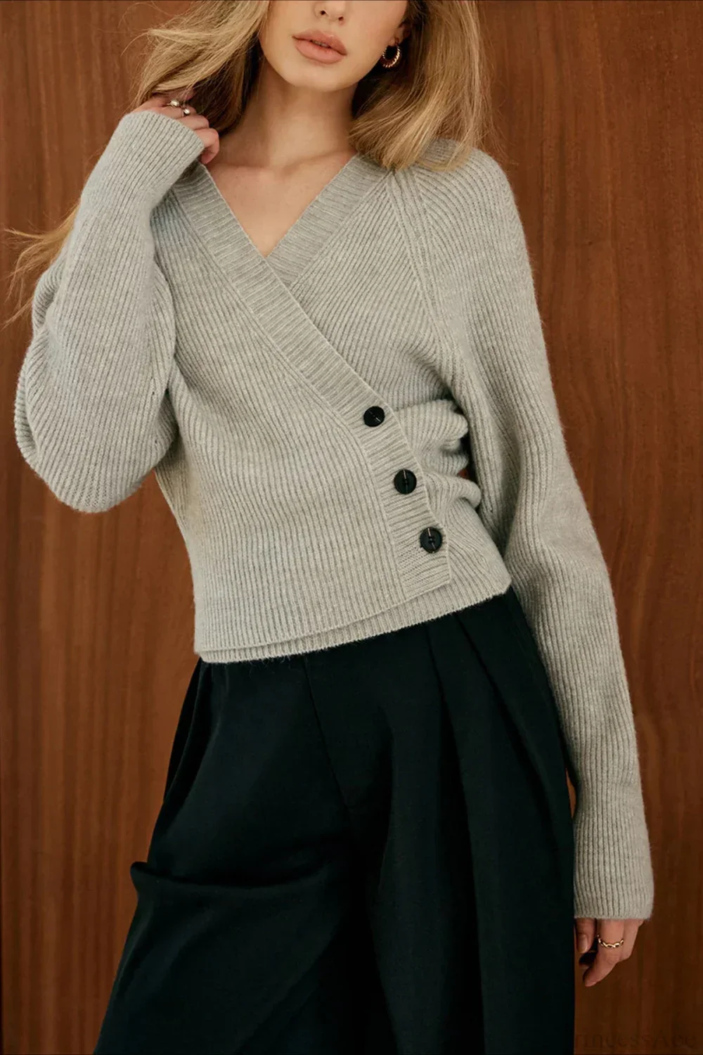 Retro Slouchy V Neck Cropped Knit Sweater - Image 4