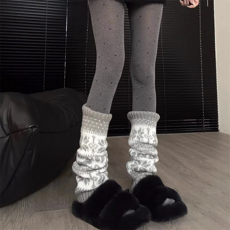 Retro Snowflake Knit Slouchy Red Leg Warmers - Image 3