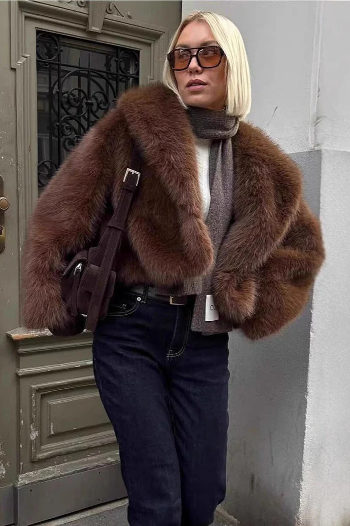 Retro Solid Color Plush Warm Short Notch Collar Coat - Image 2