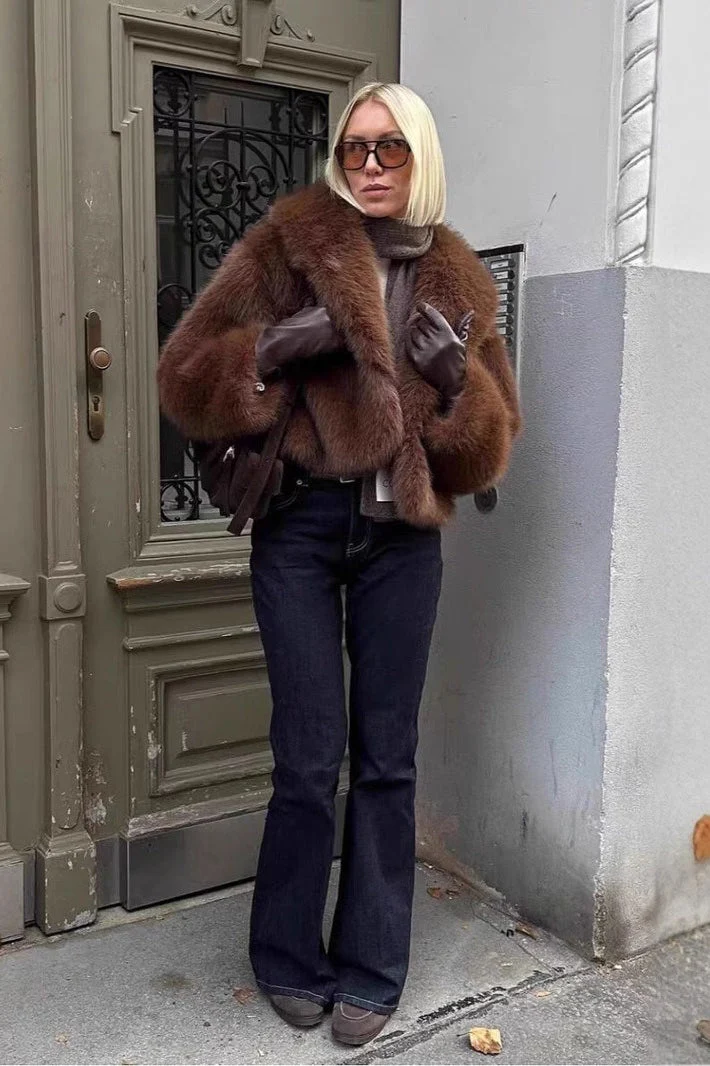 Retro Solid Color Plush Warm Short Notch Collar Coat - Image 4