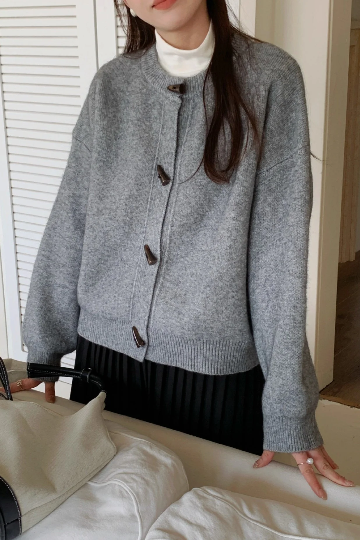 Retro Toggle-Button Loose Short Knit Cardigan - Image 8