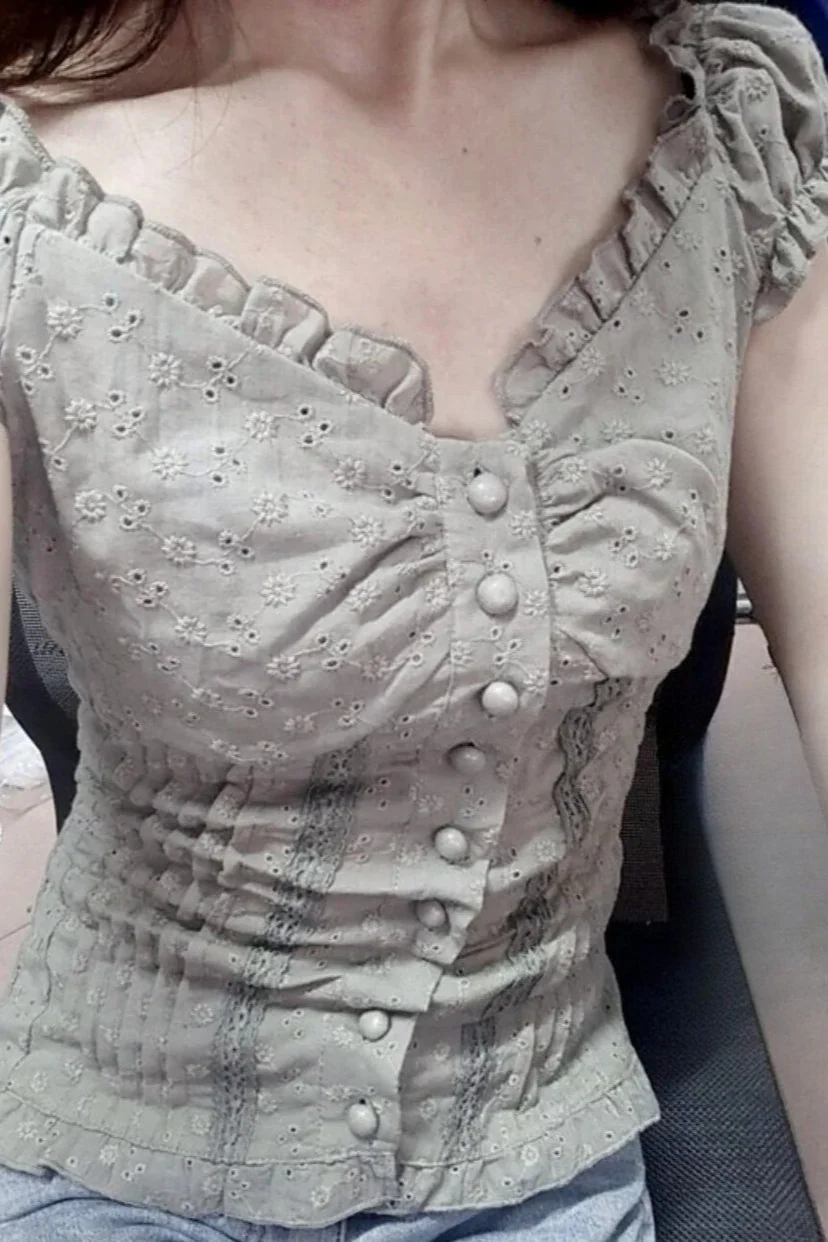 Ruched Low Neck Button Ruffled Lace Tank Top - Image 4