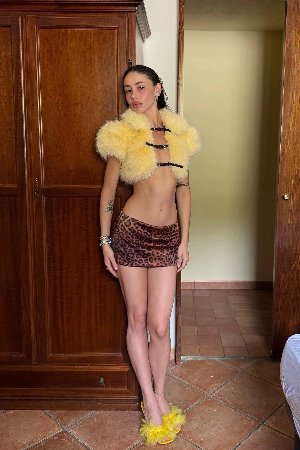 Sexy Cape Design Drawstring Solid Plush Coat - Image 3