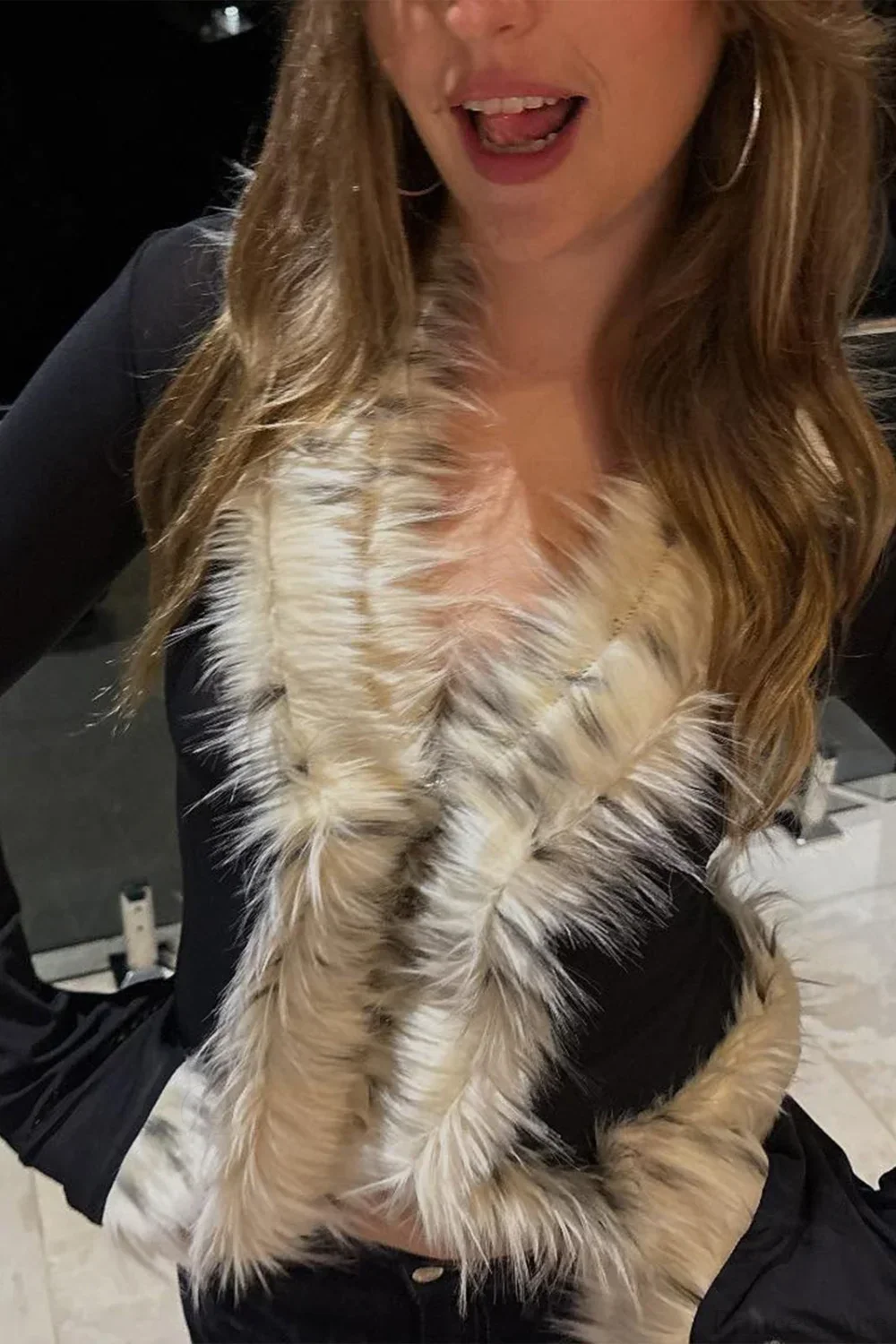 Sexy Chic Fur Collar Tulle Panel Cropped Long Sleeve Blouse - Image 4