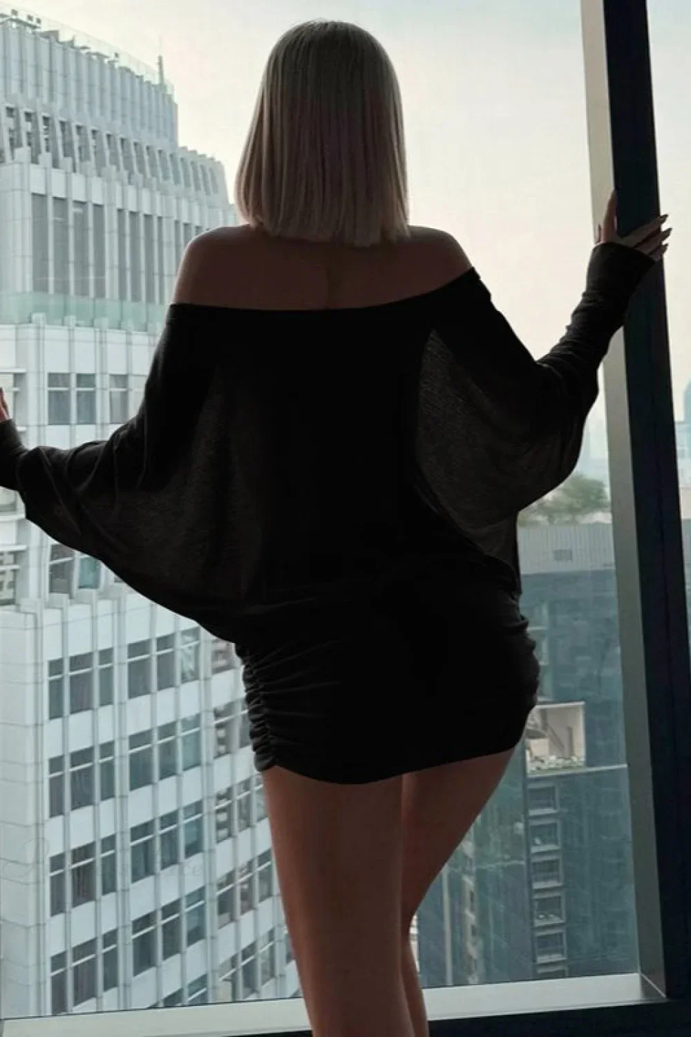 Sexy Solid Color Batwing Off-the-Shoulder Long Sleeve Blouse - Image 8