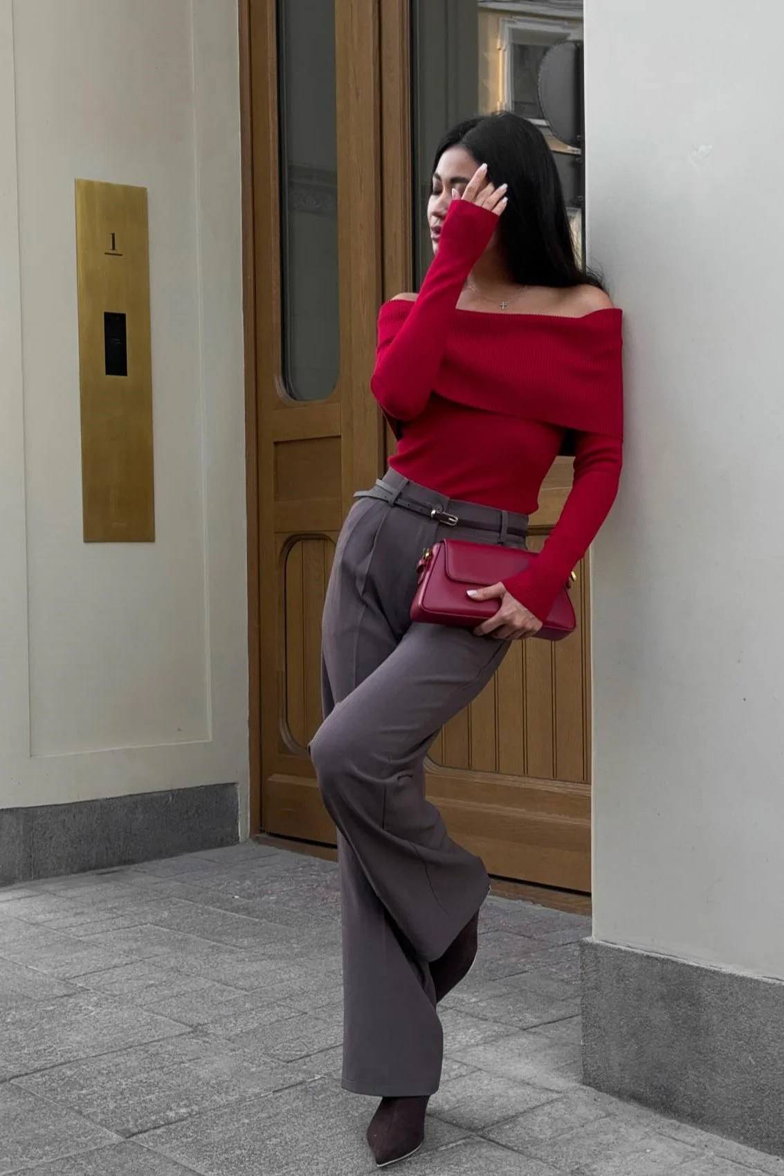 Sexy Tight Solid Off-the-Shoulder Long Sleeve Tee - Image 2
