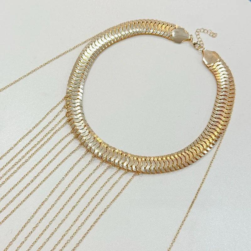 Sleek Gold Tassel Sexy Body Chain - Image 3
