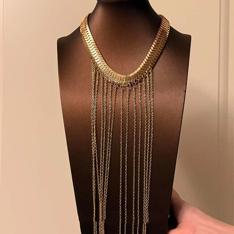 Sleek Gold Tassel Sexy Body Chain - Image 4