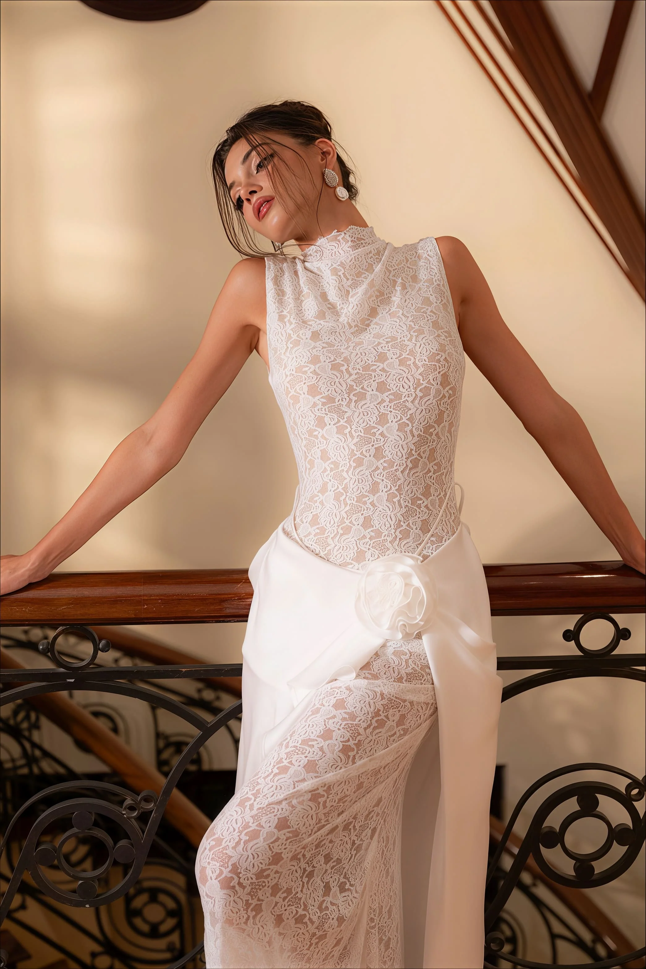 Sleeveless High Neck Flower Lace Patchwork Reception Dress - Image 5