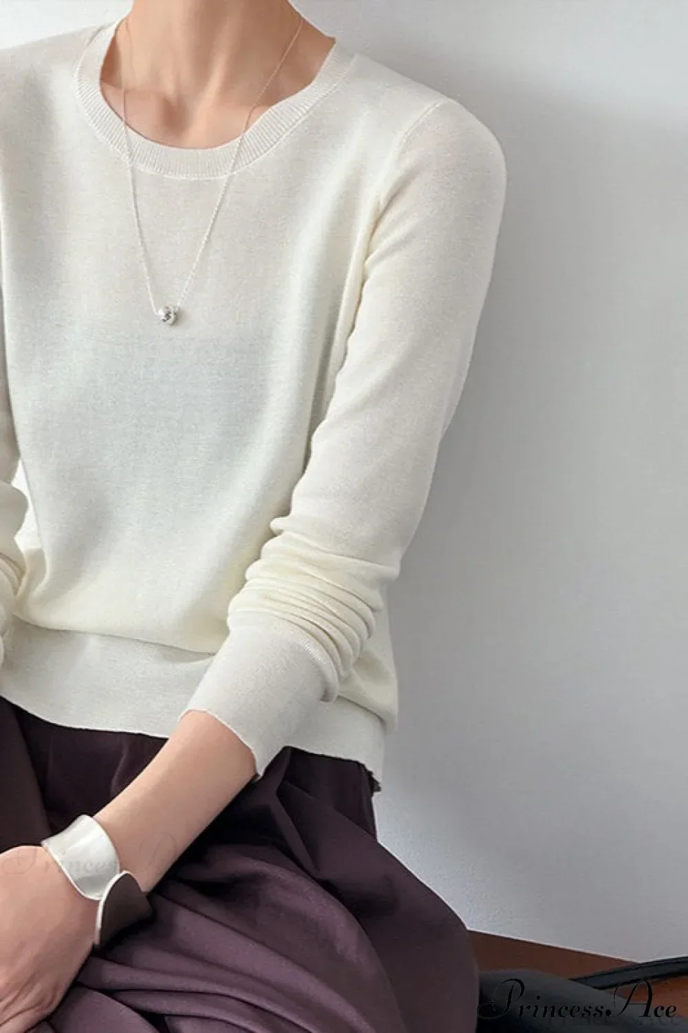 Slim-Fit Crew Neck Layering Knit Top - Image 6