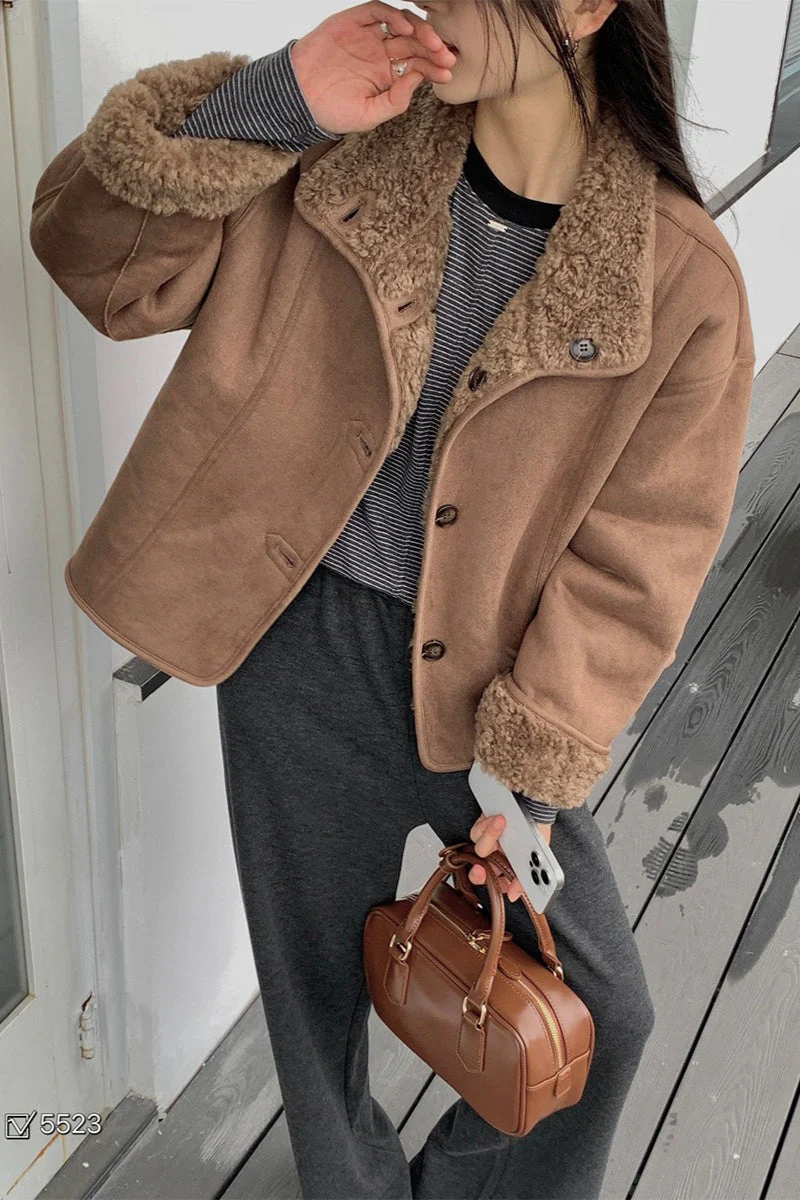 Soft Lapel Reversible Fur Coat - Image 3