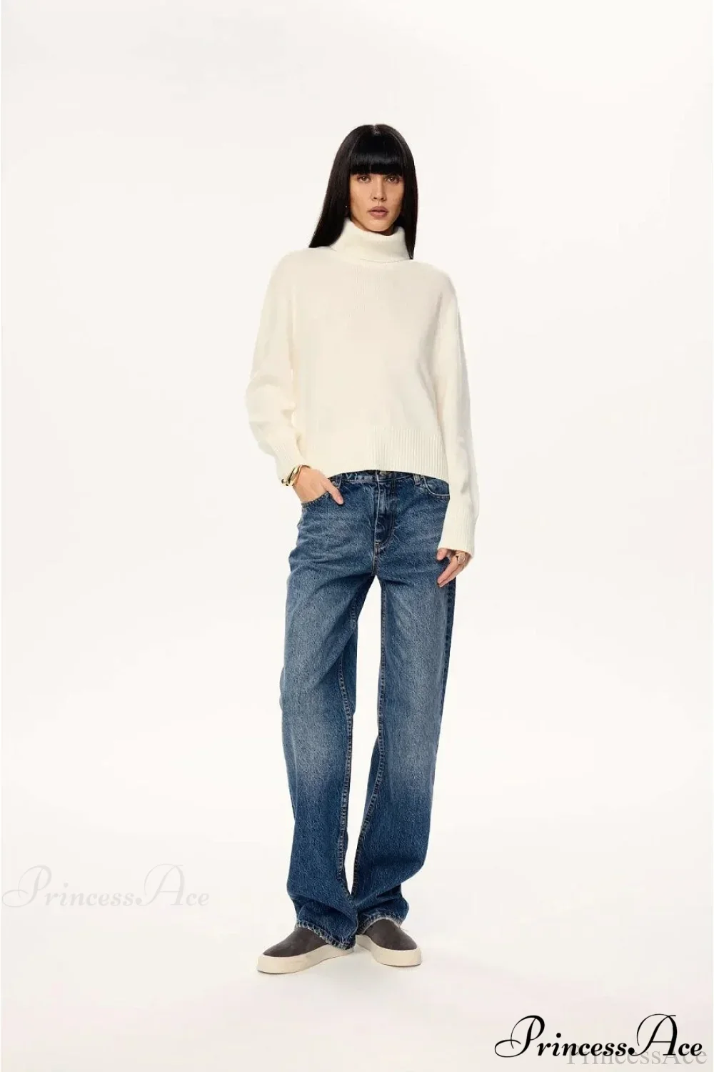 Soft Lazy-Style Turtleneck Short Pullover Sweater - Image 10
