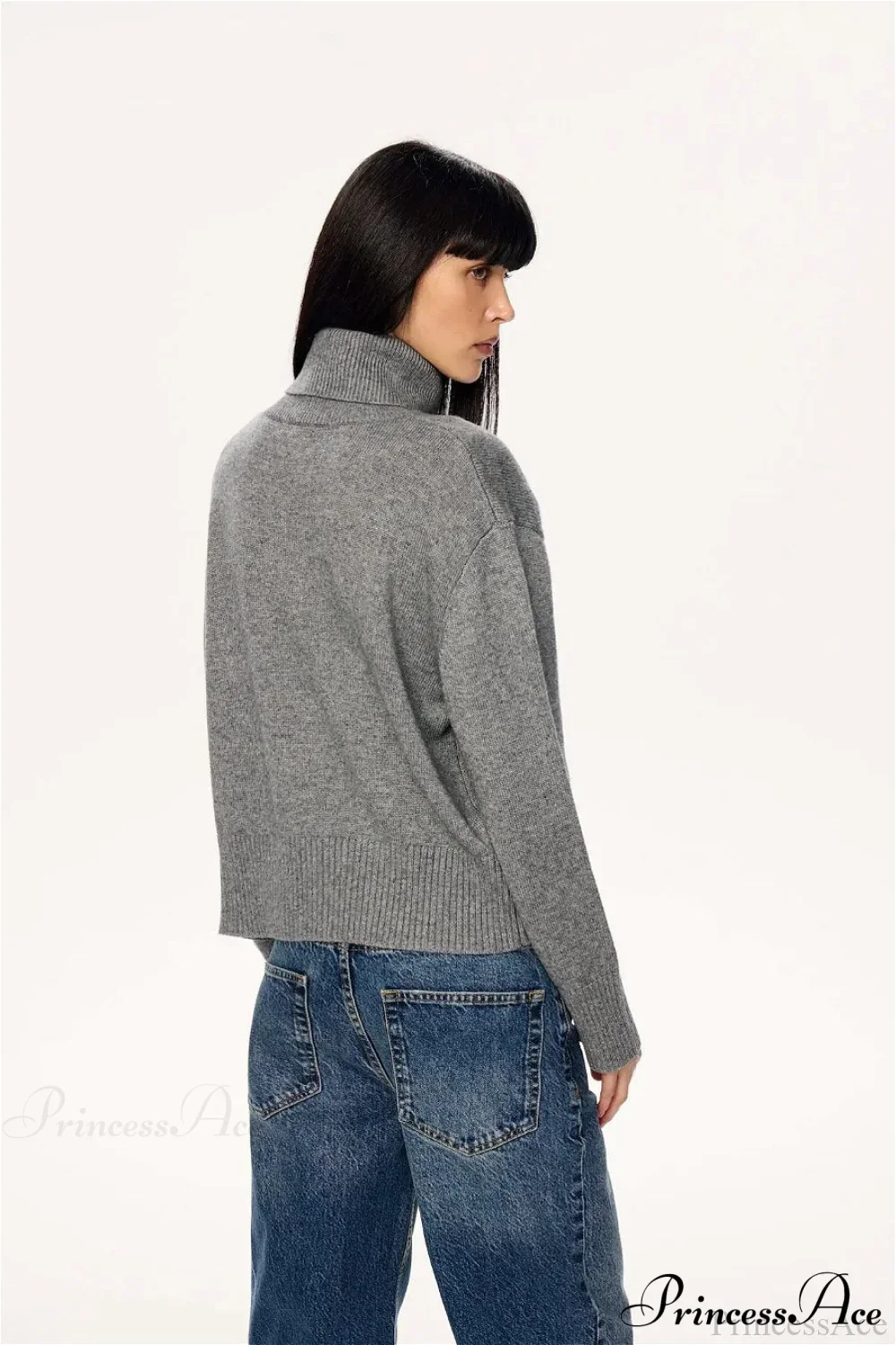 Soft Lazy-Style Turtleneck Short Pullover Sweater - Image 2