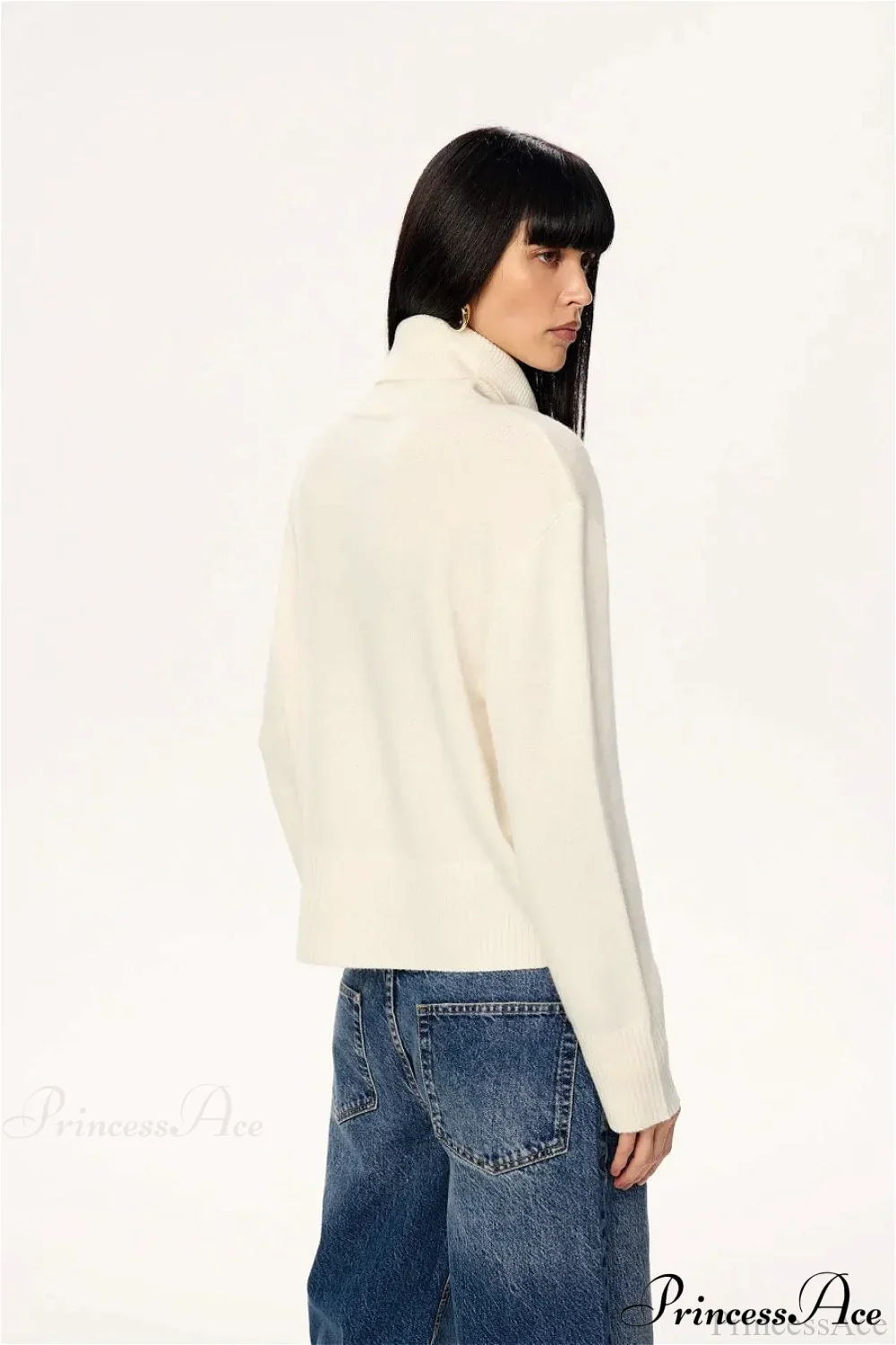 Soft Lazy-Style Turtleneck Short Pullover Sweater - Image 9