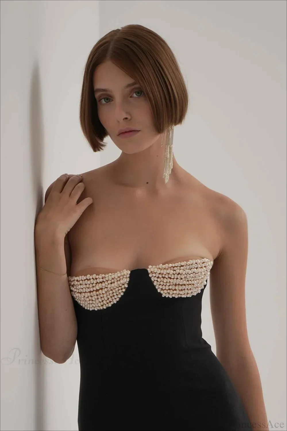 Solid Black Pearl-Cup Stretchy Bodycon Evening Dress - Image 5