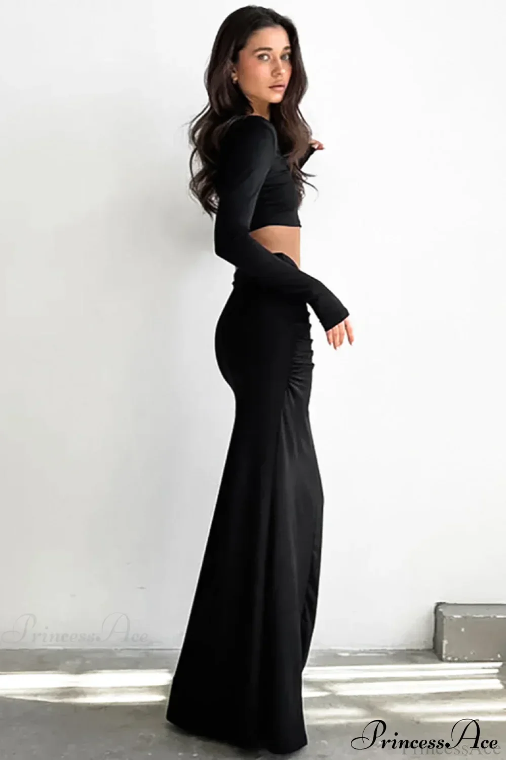 Solid Color High Waist Fishtail Slim Skirt - Image 3
