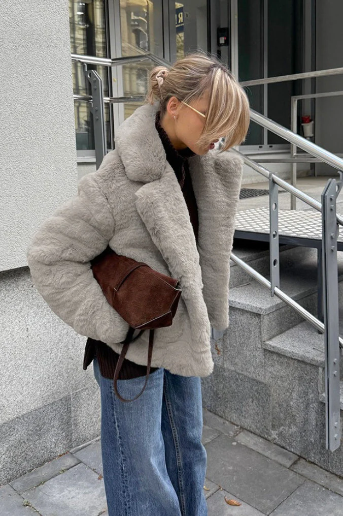 Solid Color Minimalist Fleece Loose Coat - Image 11