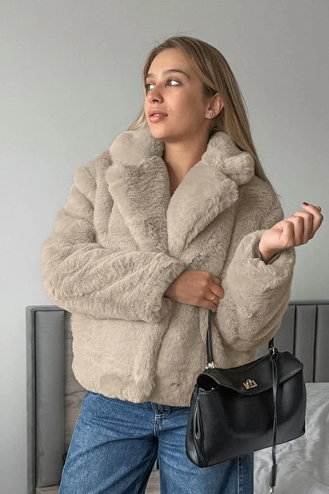 Solid Color Minimalist Fleece Loose Coat - Image 5