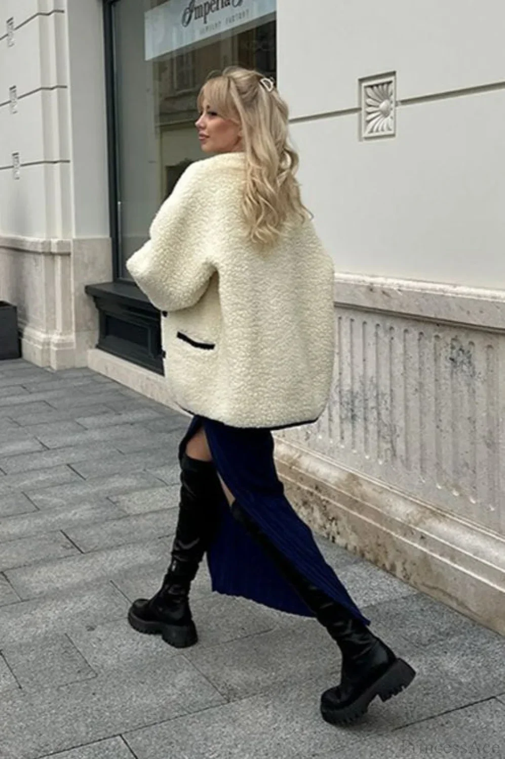solid color Sherpa Horn Button Minimalist Coat - Image 3