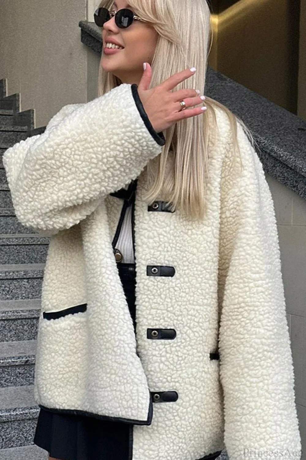 solid color Sherpa Horn Button Minimalist Coat - Image 6