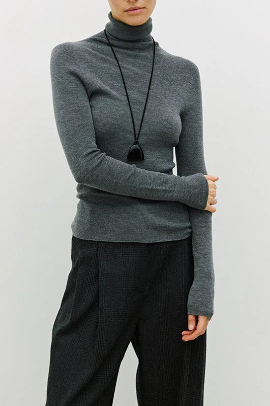 Solid Color Washable Wool Turtleneck Long Sleeve Tee - Image 10