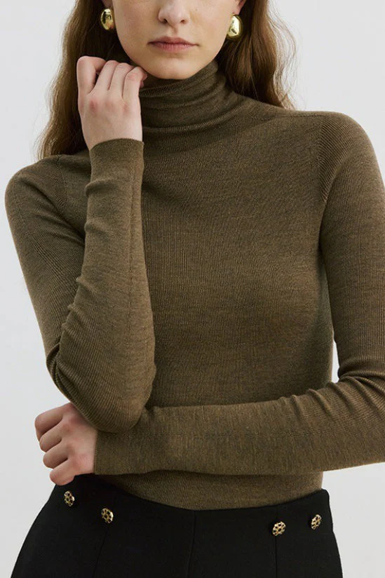 Solid Color Washable Wool Turtleneck Long Sleeve Tee - Image 11