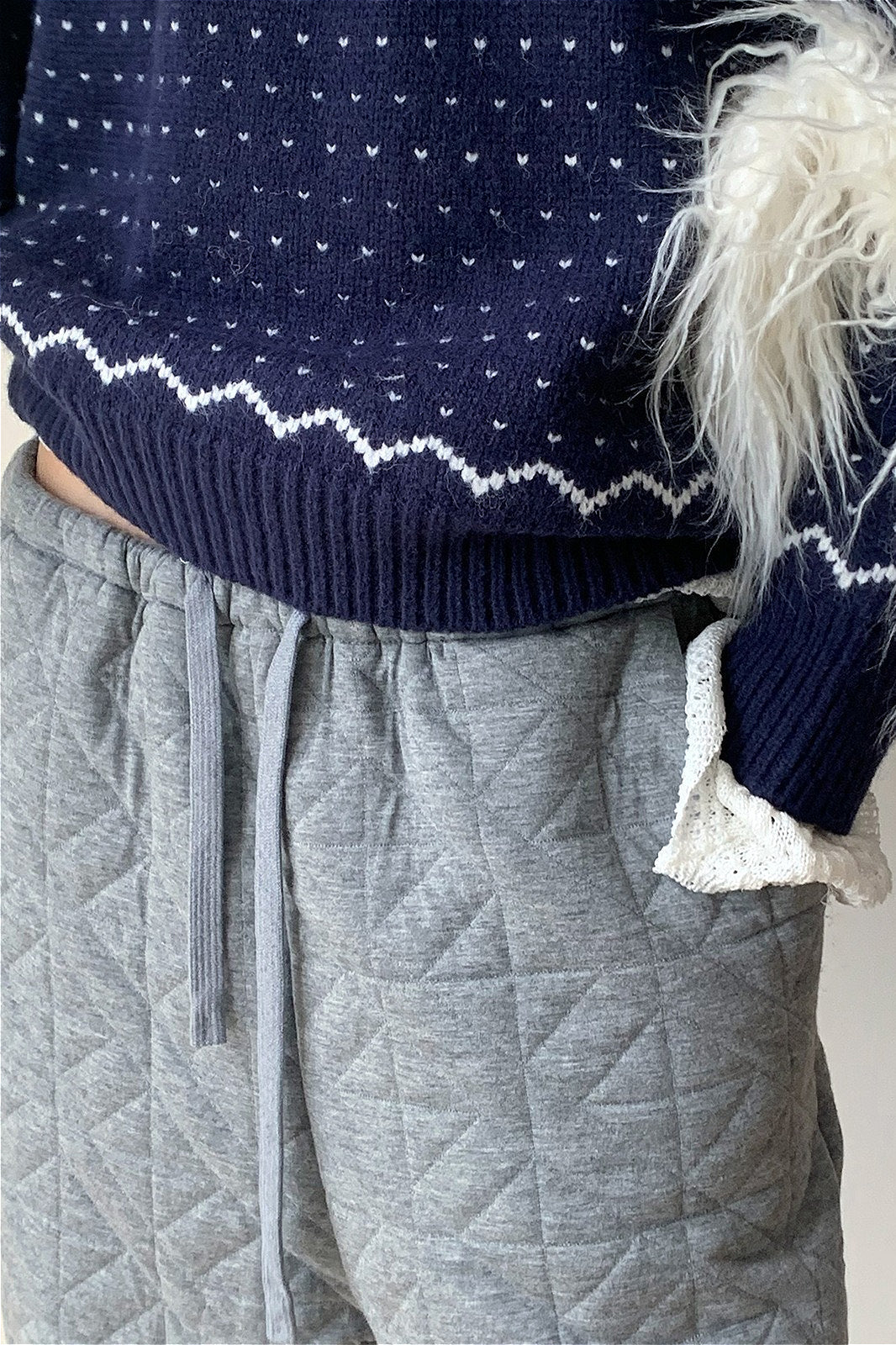 Solid Diamond Quilted Thickened Drawstring Thermal Pants - Image 3