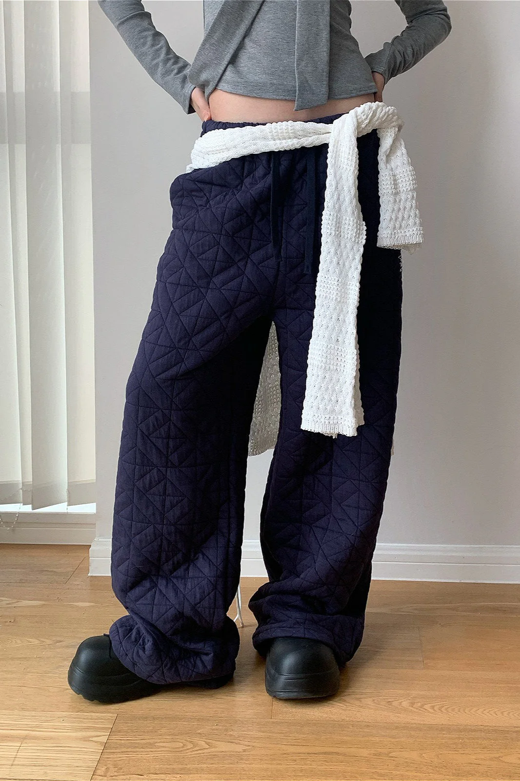 Solid Diamond Quilted Thickened Drawstring Thermal Pants - Image 4