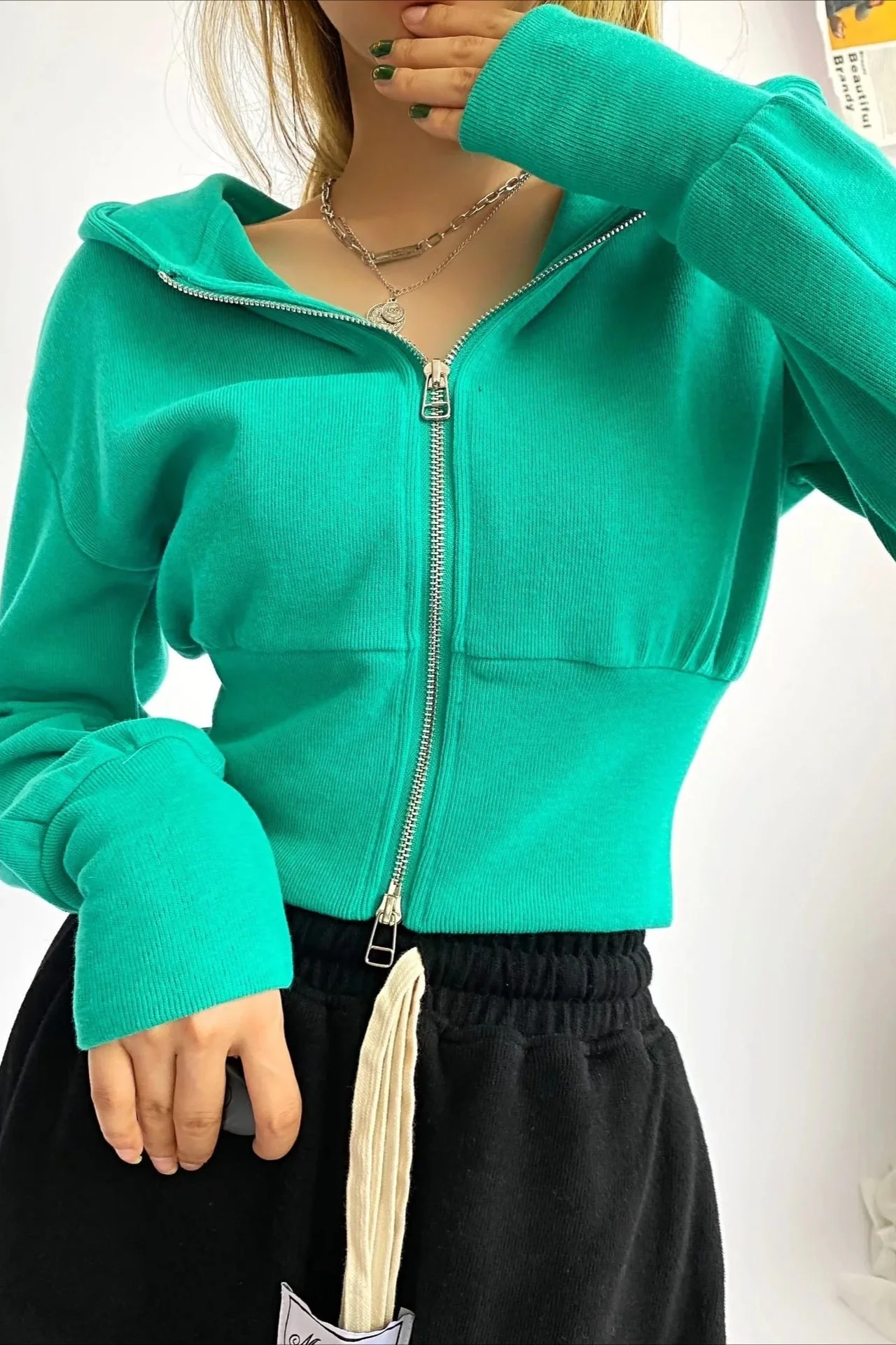 Solid Dual Zipper Slim Cropped Hoodie - Image 12