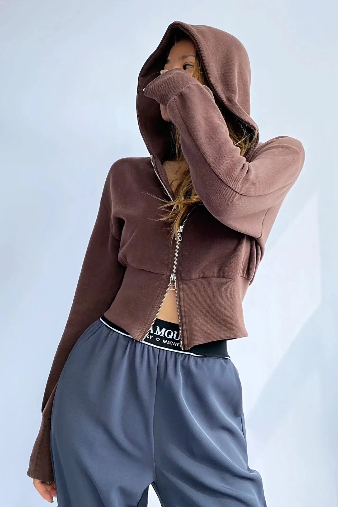 Solid Dual Zipper Slim Cropped Hoodie - Image 2