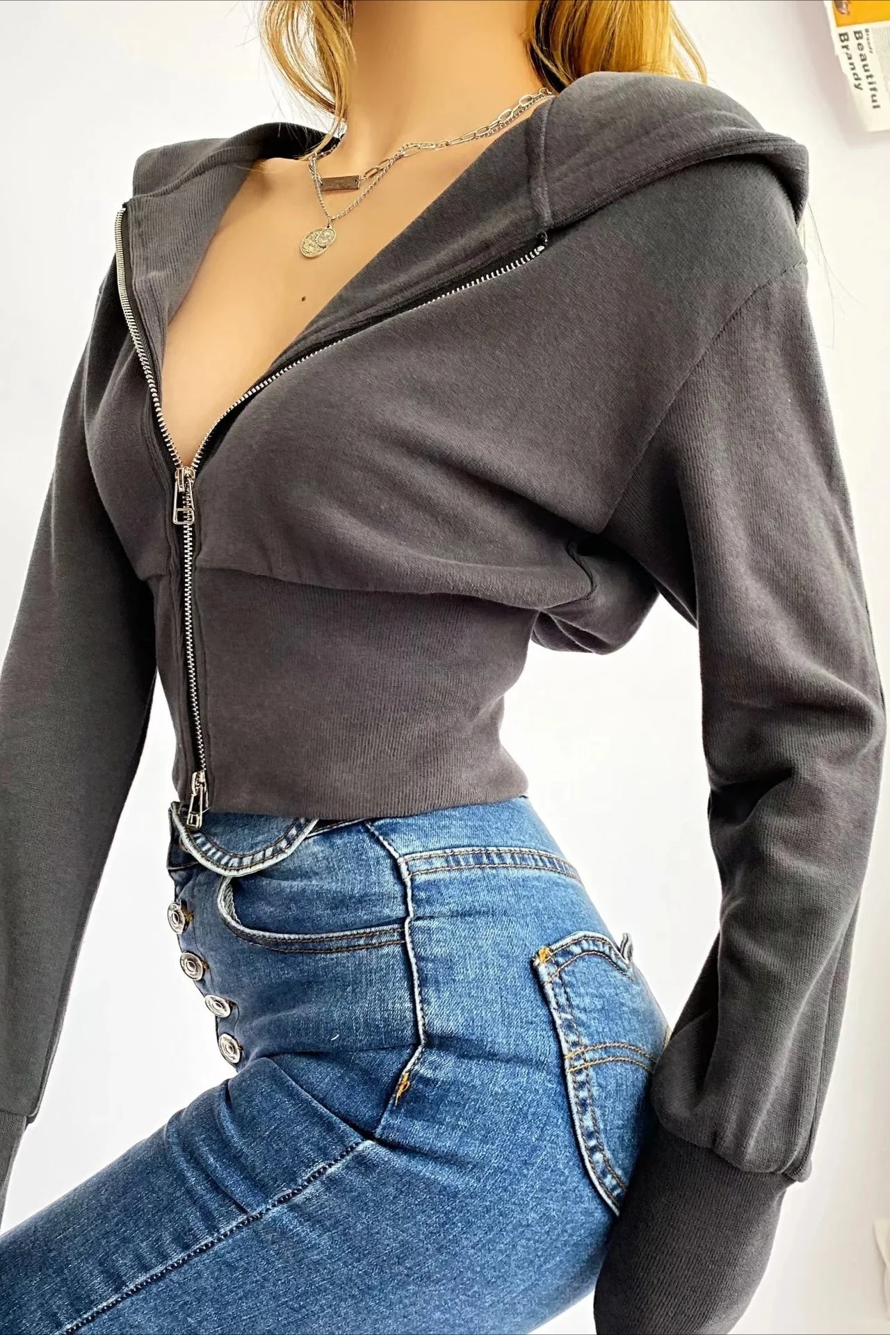 Solid Dual Zipper Slim Cropped Hoodie - Image 5