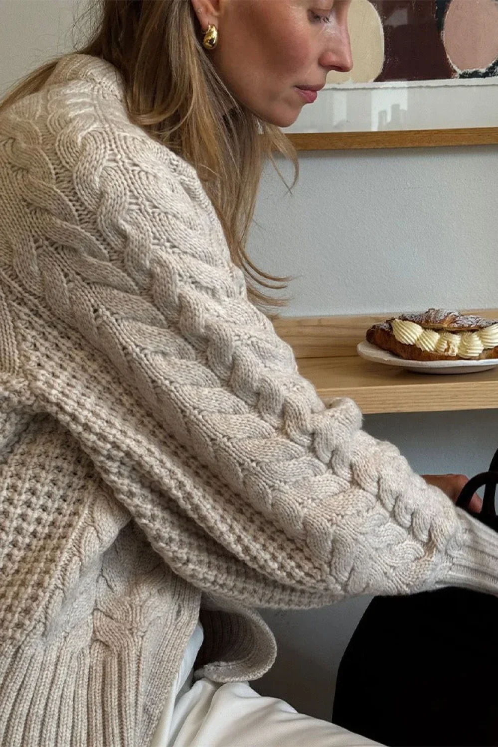 Solid Elegant Crewneck Cable Short Cardigan Sweater - Image 4