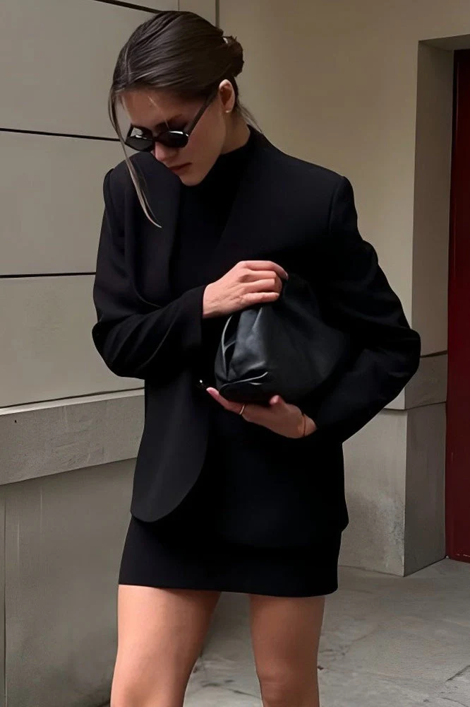 Solid Fitted Single-Breasted Regular Shoulder Blazer - Image 12