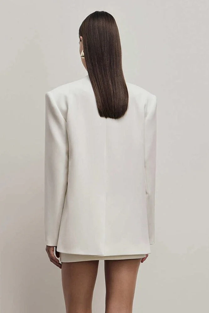 Solid Fitted Single-Breasted Regular Shoulder Blazer - Image 7